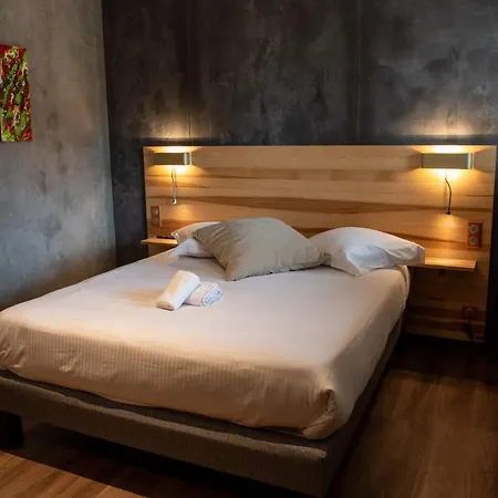 Logis - & Restaurant La Corne D 'abondance فندق