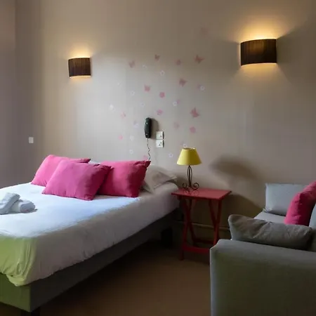 Logis - & Restaurant La Corne D 'abondance ホテル 3*