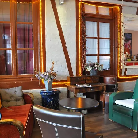 ホテル Logis - & Restaurant La Corne D 'abondance Bourgthéroulde