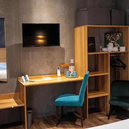 Logis - & Restaurant La Corne D 'abondance Hotel 3*
