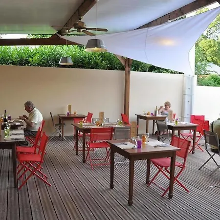 ホテル Logis - & Restaurant La Corne D 'abondance Bourgthéroulde